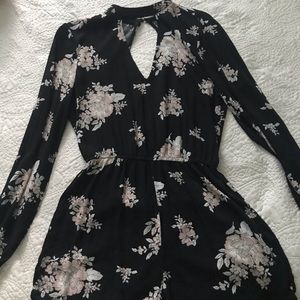 V neck Aeropostale romper